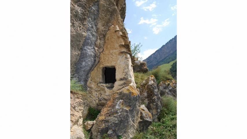 Склеповый некрополь с. Дзивгис, склеп № 1