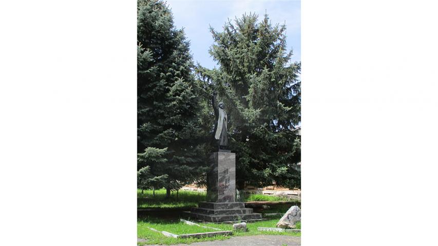 Памятник Коста Хетагурову, с. Коста