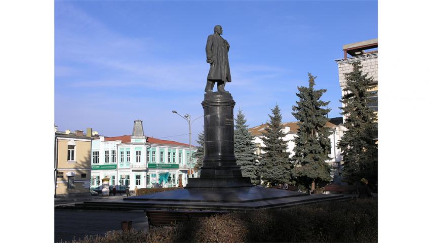 Памятник В. И. Ленину. 1957 г.